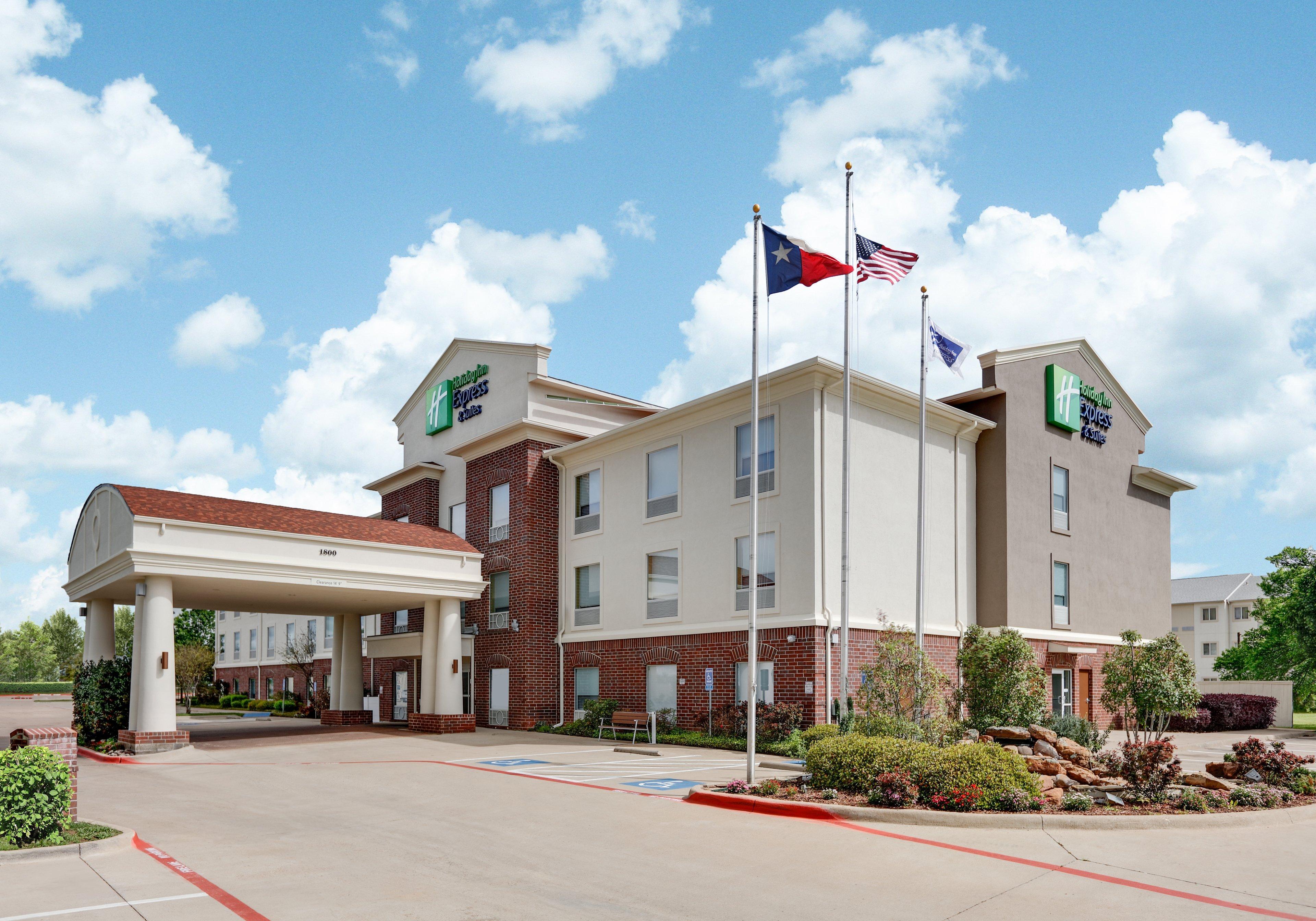 Holiday Inn Express Hotel & Suites Cleburne By Ihg Exterior foto